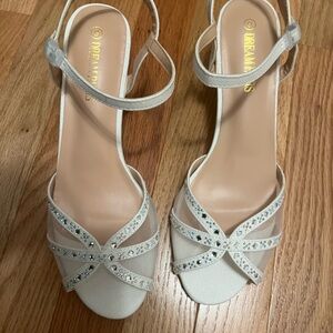 Ladies white sandals with rhinestones